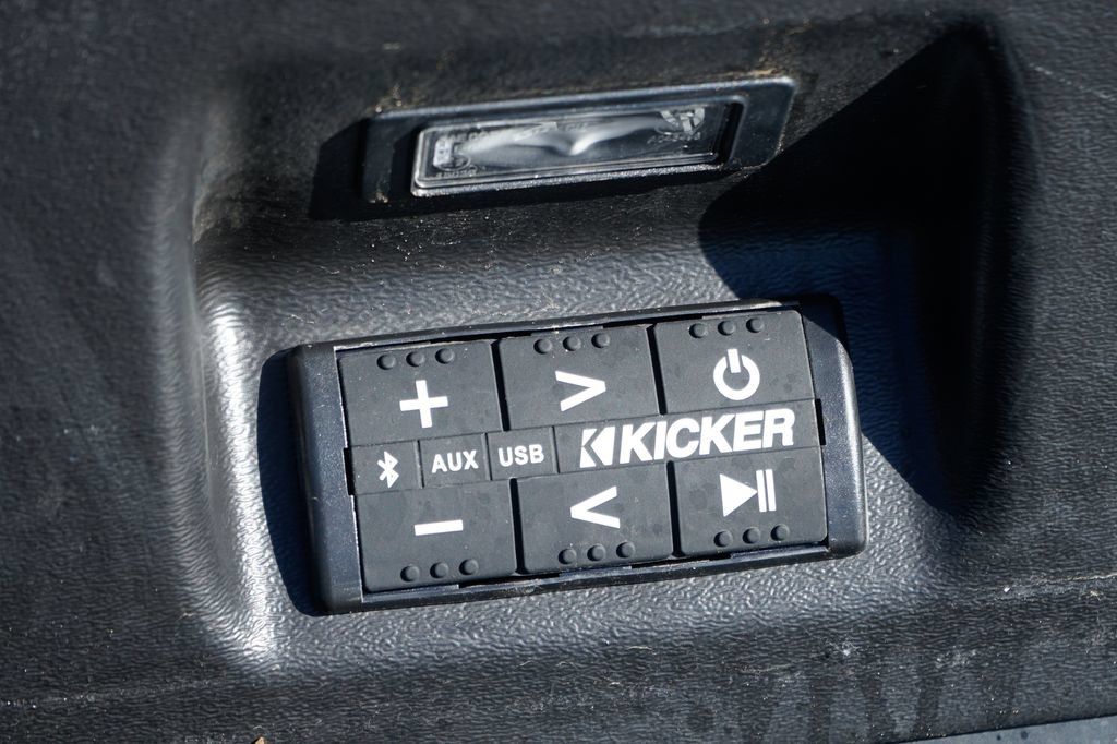 Used 2024 GMC Sierra 3500 Denali Ultimate AWD/4WD image 9