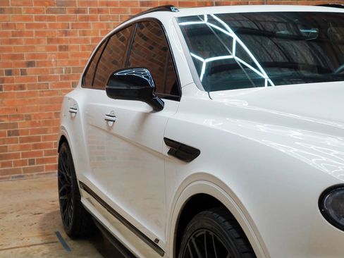Used 2022 Bentley Bentayga AWD/4WD image 25