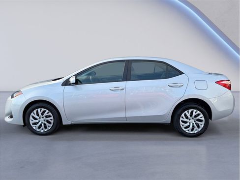 Used 2017 Toyota Corolla LE image 3