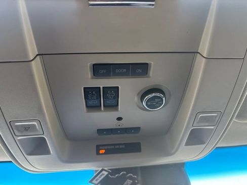 Used 2019 GMC Yukon XL SLT w/ Open Road Package RWD image 16