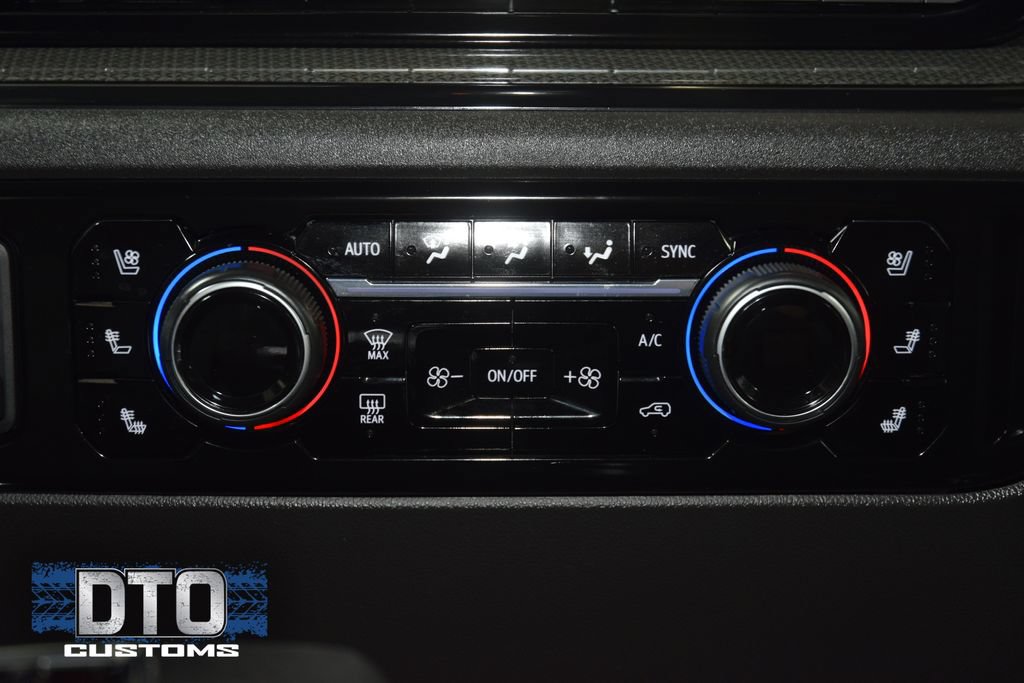 Used 2025 Chevrolet Silverado 1500 ZR2 w/ Technology Package AWD/4WD image 39