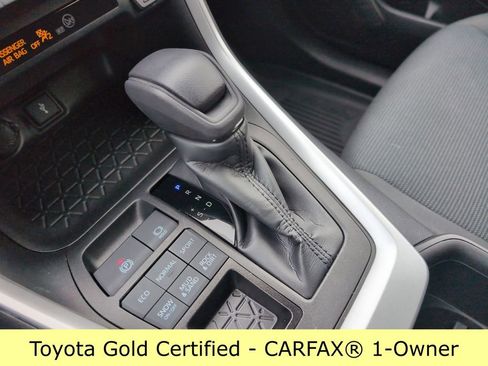 Certified 2022 Toyota RAV4 LE image 25