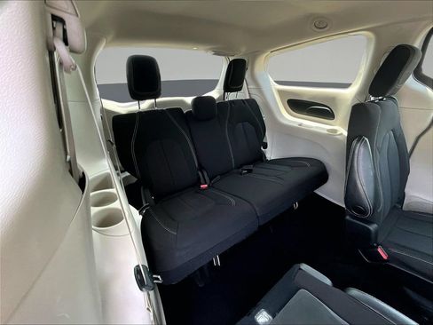 Used 2023 Chrysler Voyager LX FWD image 29