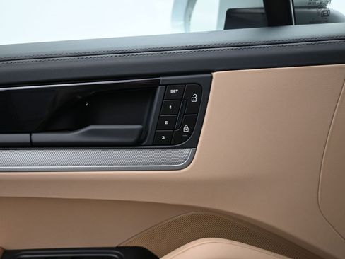 New 2026 Porsche Cayenne S image 24