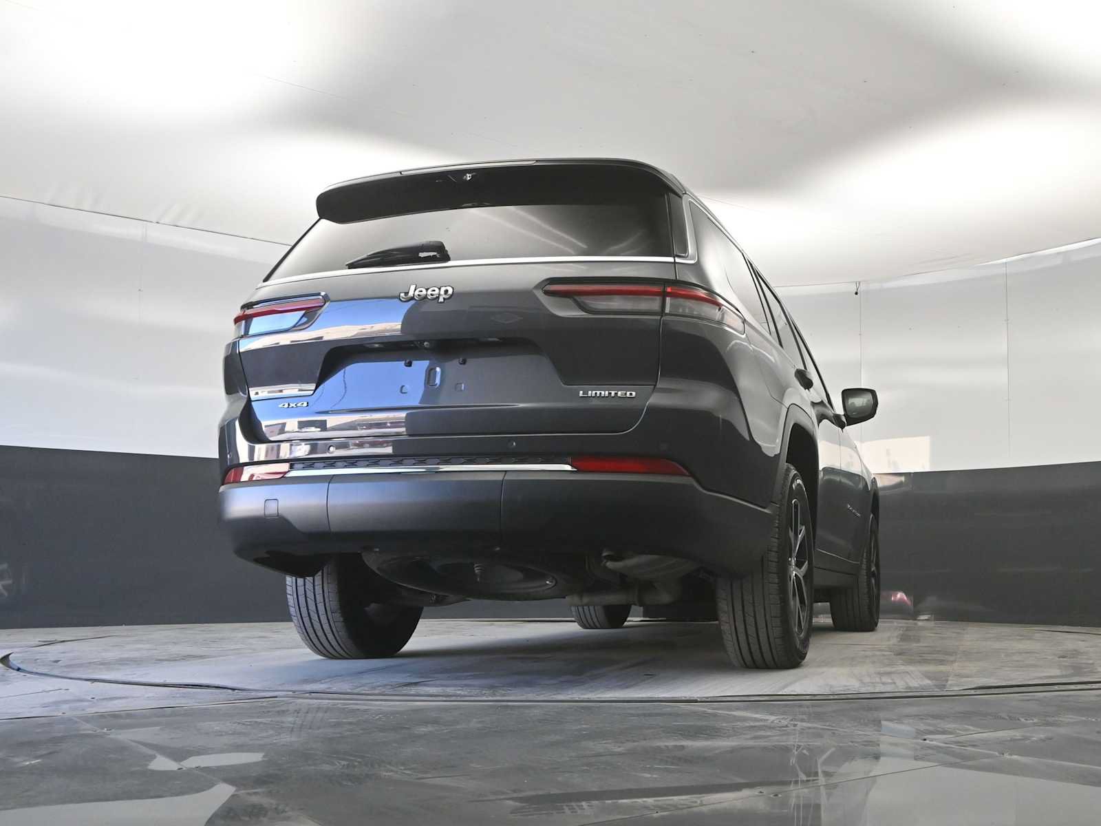 Used 2023 Jeep Grand Cherokee L Limited w/ Luxury Tech Group II AWD/4WD image 38