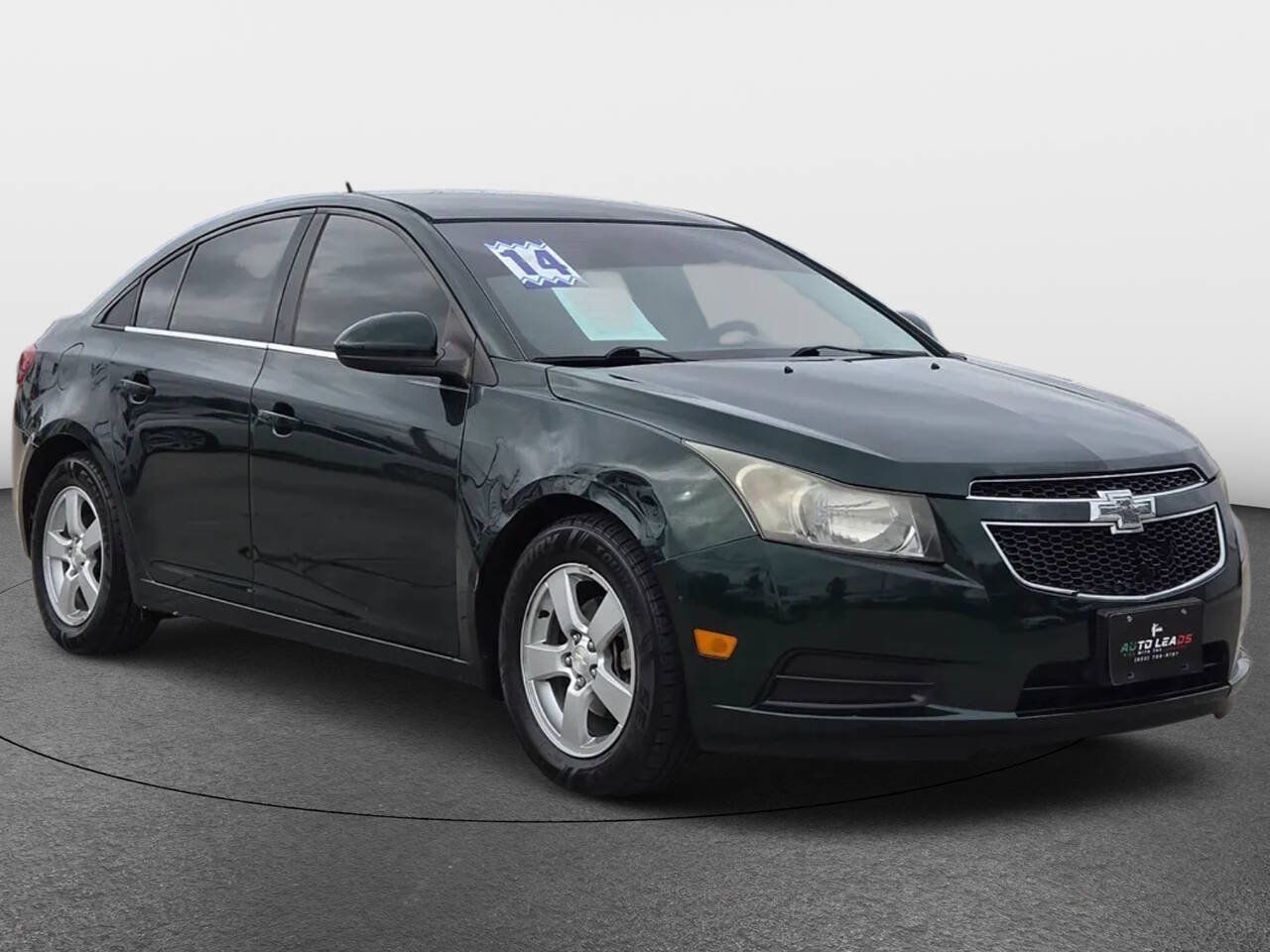 Used 2014 Chevrolet Cruze LT FWD image 2