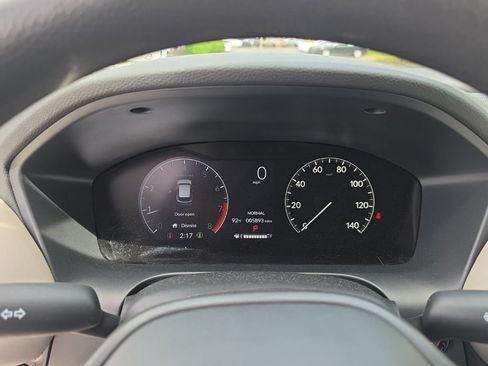 Used 2025 Honda HR-V LX image 16