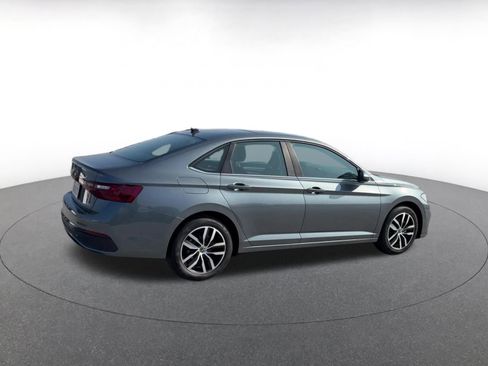 Used 2025 Volkswagen Jetta SE image 14