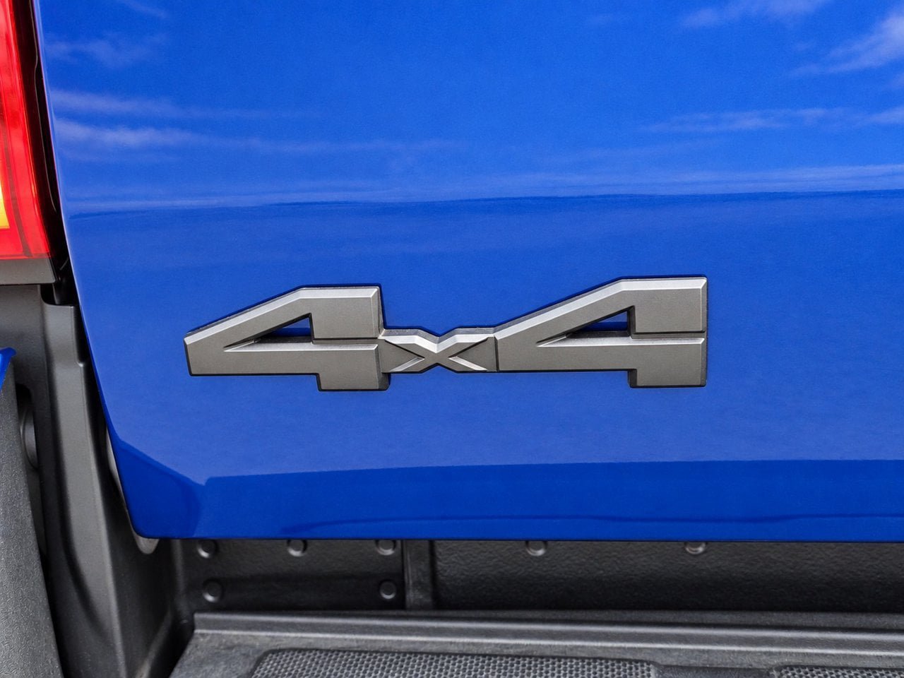 Used 2024 Toyota Tacoma TRD Sport w/ TRD Sport Upgrade Package AWD/4WD image 9