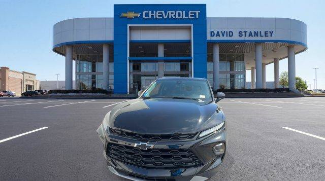 New 2026 Chevrolet Blazer LT w/ Convenience Package FWD image 3