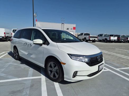 Used 2023 Honda Odyssey EX image 7