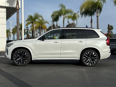 New 2026 Volvo XC90 T8 Ultra image 2