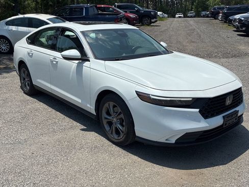 Used 2024 Honda Accord EX image 2
