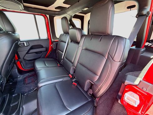 Used 2023 Jeep Wrangler Unlimited Rubicon 392 AWD/4WD image 19