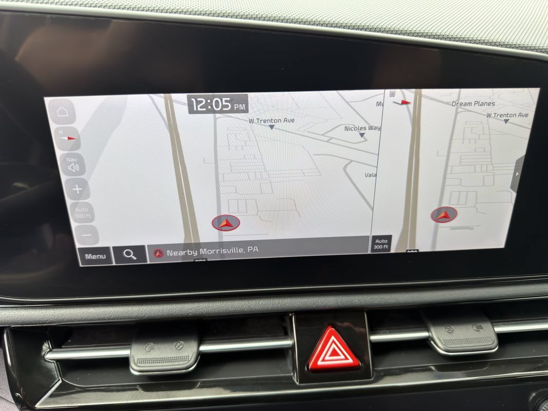 Used 2023 Kia Niro EX FWD image 23