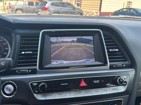 Used 2018 Hyundai Sonata SE FWD image 25