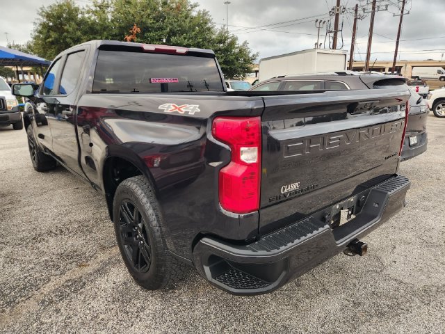 Used 2022 Chevrolet Silverado 1500 Custom w/ LPO, Dark Essentials Package AWD/4WD image 4