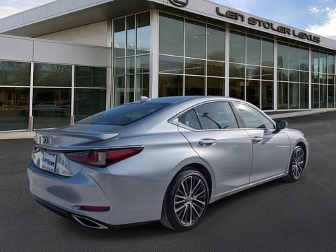 Used 2023 Lexus ES 350 w/ Premium Package image 3