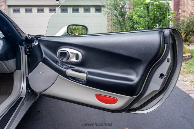 Used 2000 Chevrolet Corvette Coupe RWD image 36