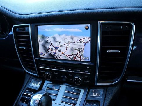 Used 2010 Porsche Panamera S image 21