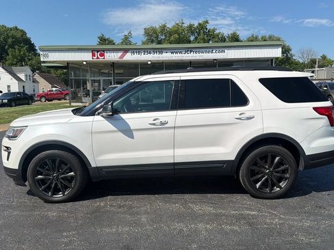 Used 2019 Ford Explorer XLT w/ Equipment Group 202A AWD/4WD image 8