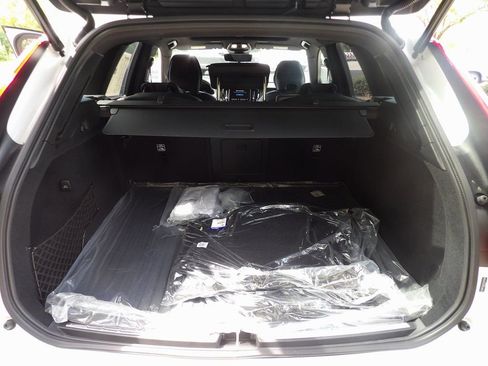 New 2026 Volvo XC60 B5 Ultra w/ Climate Package AWD/4WD image 24
