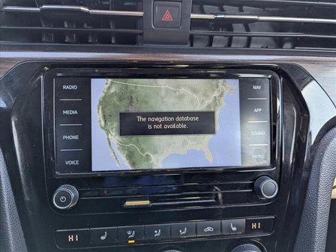 Used 2020 Volkswagen Passat 2.0T SEL image 19