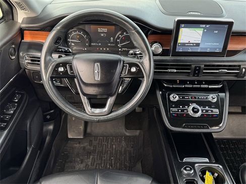 Used 2020 Lincoln Corsair Reserve w/ Appearance Package image 11