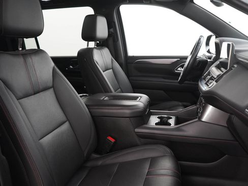 Used 2022 Chevrolet Suburban RST w/ Luxury Package AWD/4WD image 11