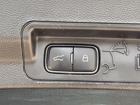 Used 2020 Ford Explorer Limited AWD/4WD image 30