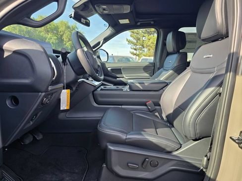 New 2027 Ford Expedition Platinum w/ Stealth Appearance Package AWD/4WD image 10