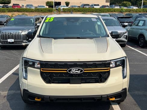 Certified 2025 Ford Maverick Tremor AWD/4WD image 4