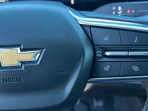 Used 2025 Chevrolet Equinox LT AWD/4WD image 26