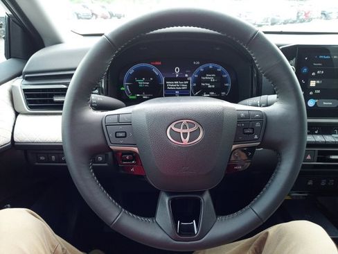 Used 2026 Toyota Camry XLE image 19