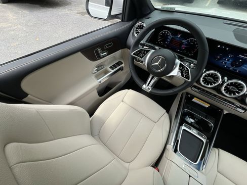 New 2026 Mercedes-Benz GLB 250 4MATIC image 16