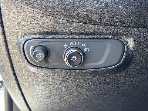 Used 2019 Chevrolet Equinox LT FWD image 31