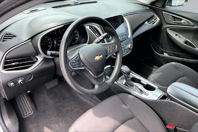 Used 2024 Chevrolet Malibu LT FWD image 16