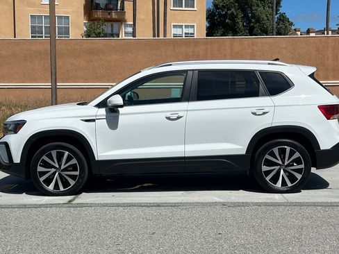 Used 2022 Volkswagen Taos SE AWD/4WD image 7