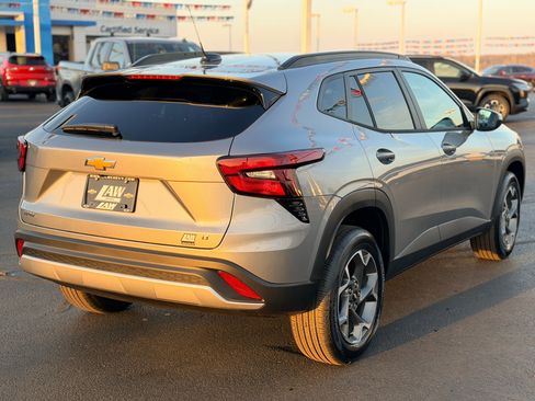 New 2026 Chevrolet Trax LT image 5