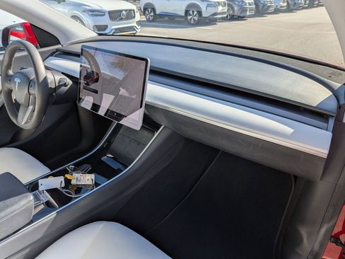 Used 2020 Tesla Model Y Long Range image 39