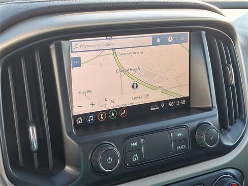 Used 2022 GMC Canyon Denali image 16