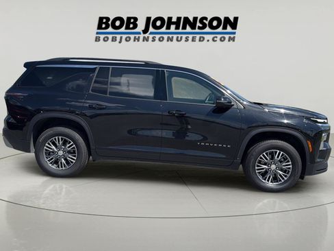 Used 2025 Chevrolet Traverse LT AWD/4WD image 9