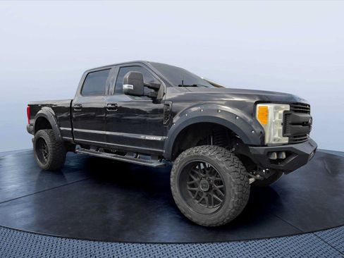 Used 2017 Ford F250 Lariat w/ Lariat Ultimate Package AWD/4WD image 1