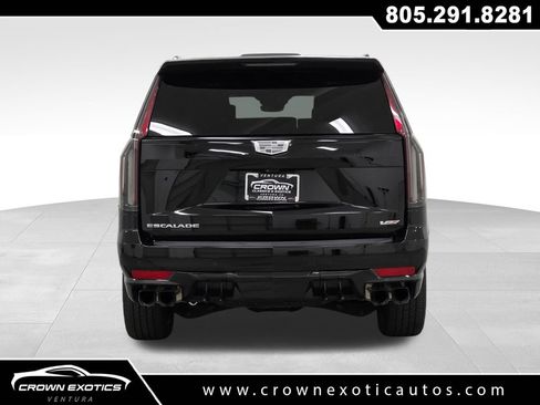 Used 2024 Cadillac Escalade V w/ LPO, ONYX Package AWD/4WD image 8