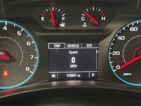 Used 2018 Chevrolet Equinox LT FWD image 5