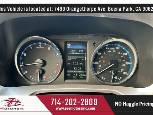 Used 2017 Toyota RAV4 Limited image 24