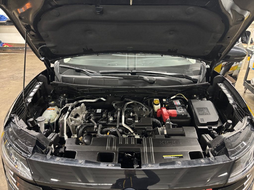 Used 2025 Nissan Kicks SR AWD/4WD image 9
