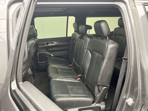 Used 2023 Jeep Wagoneer 4WD w/ Premium Group I image 13