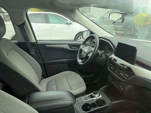 Used 2022 Ford Escape SE w/ Cold Weather Package AWD/4WD image 7