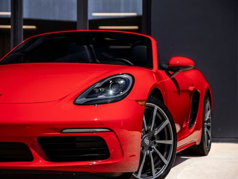 Certified 2023 Porsche 718 Boxster RWD image 18